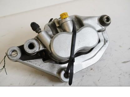 Framsidan på Bromsok från en Yamaha XVS 1100 -2001 motorcykel.