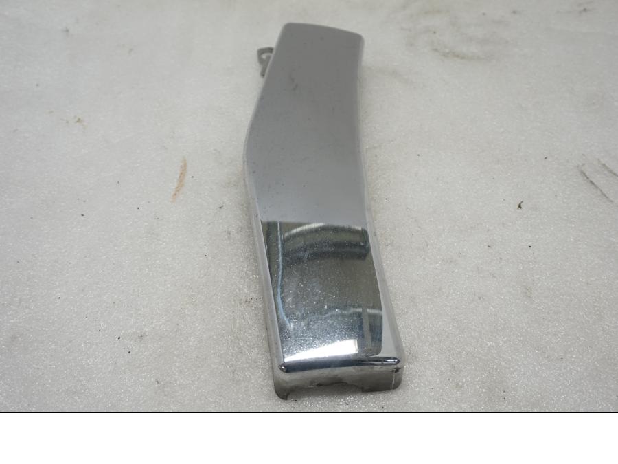 Baksidan på Ramplast från en Suzuki VL 800 -2004 motorcykel.