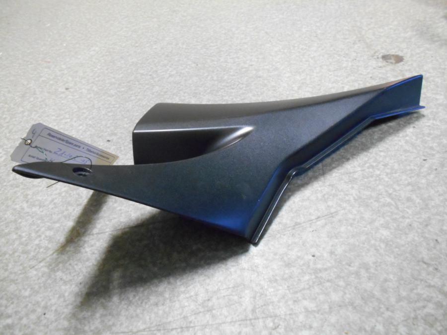 Baksidan på Sidopanel från en Kawasaki ZX-10R -2005 motorcykel.