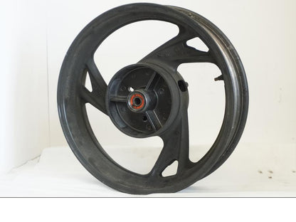 Framsidan på Fälg från en Yamaha TDM 850 -1998 motorcykel.