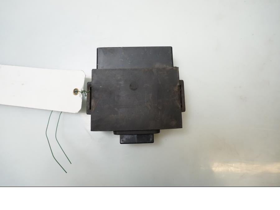 Framsidan på CDI / ECU från en Kawasaki GPZ 900 -1988 motorcykel.