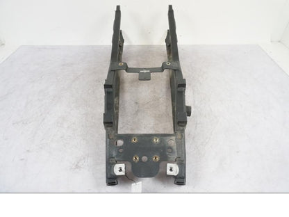 Höger sida på Bakram från en Triumph Tiger -2009 motorcykel.