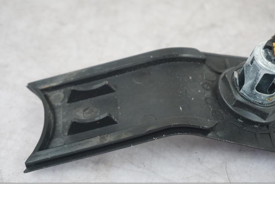 Snett uppifrån på Instrumentpanelkåpa från en KTM 1290 Super Adventure S -2022 motorcykel.