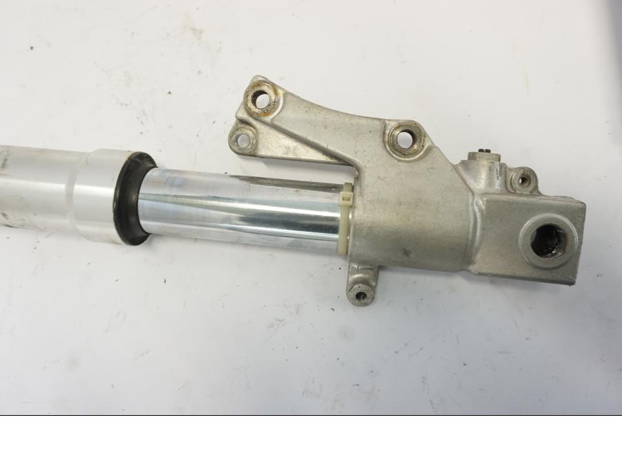 Höger sida på Gaffelben från en Suzuki GSX-R 750 -1992 motorcykel.