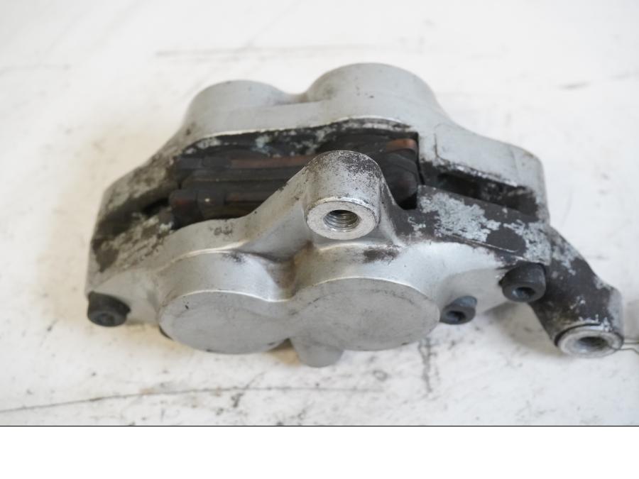 Framsidan på Bromsok från en Yamaha TDM 850 -1996 motorcykel.