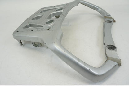 Snett uppifrån på Passagerarhandtag från en Honda XL 1000 V -1999 motorcykel.