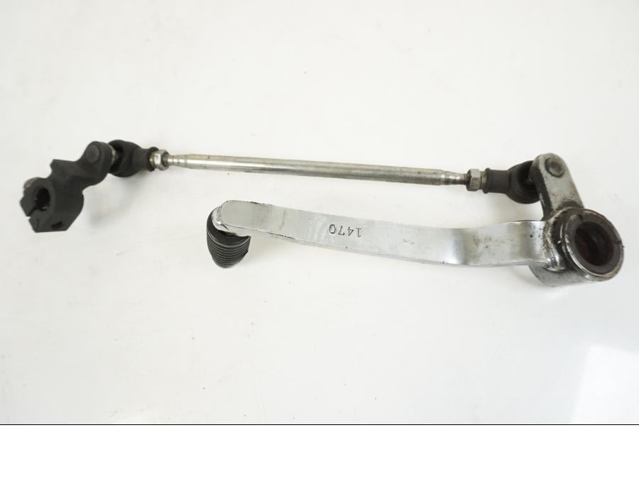 Snett uppifrån på Växelpedal från en Kawasaki Z 750 -2006 motorcykel.