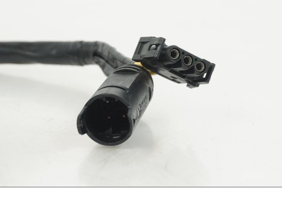 Höger sida på Likriktare från en BMW F 650 CS -2002 motorcykel.