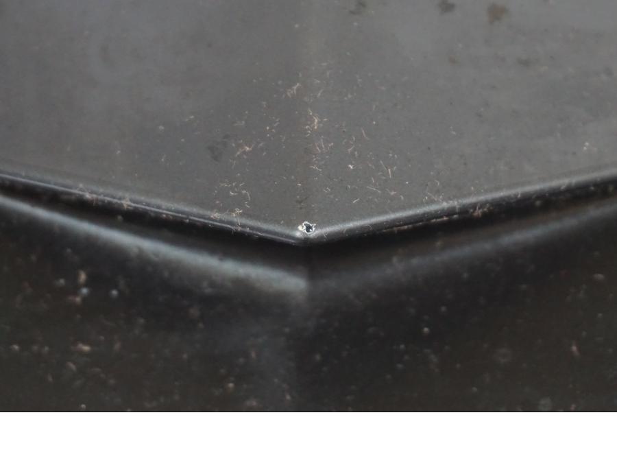 Vänster sida på Undertail från en BMW S 1000 RR -2010 motorcykel.