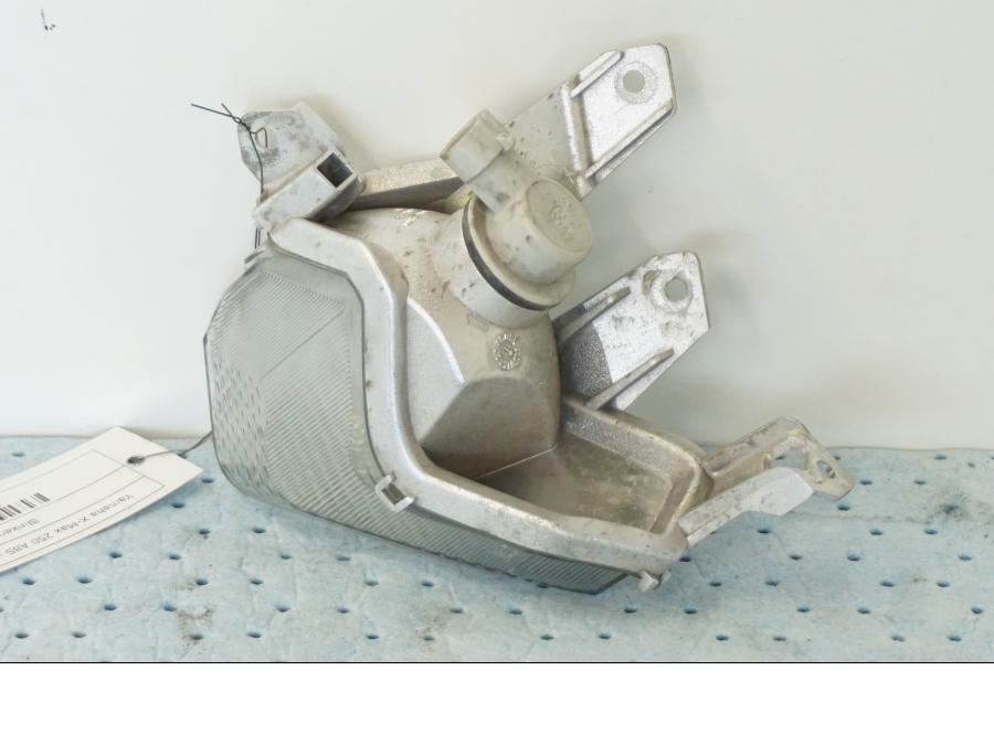 Snett uppifrån på Blinkers från en Yamaha X-Max 250 -2016 scooter.