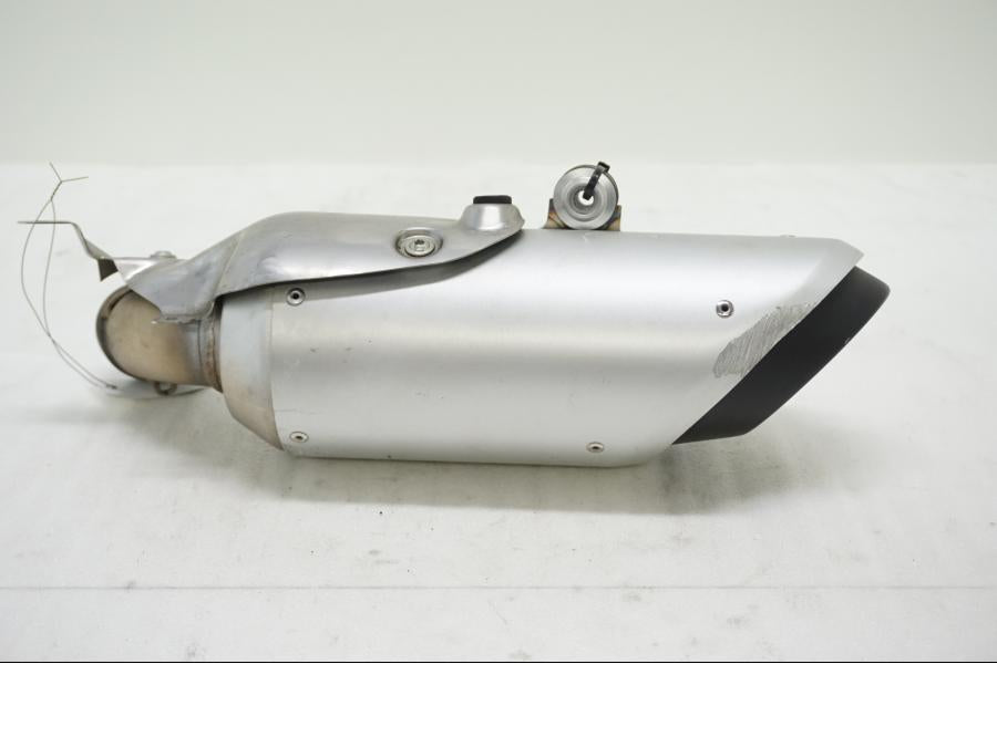 Framsidan på Ljuddämpare från en Ducati Hypermotard -2020 motorcykel.