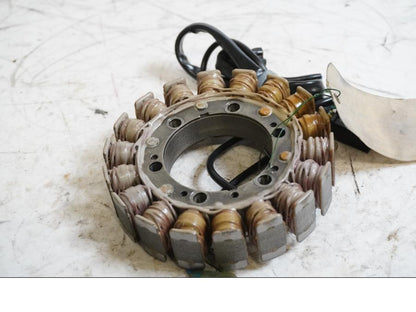 Framsidan på Generator från en Kawasaki ZX-9R -1999 motorcykel.