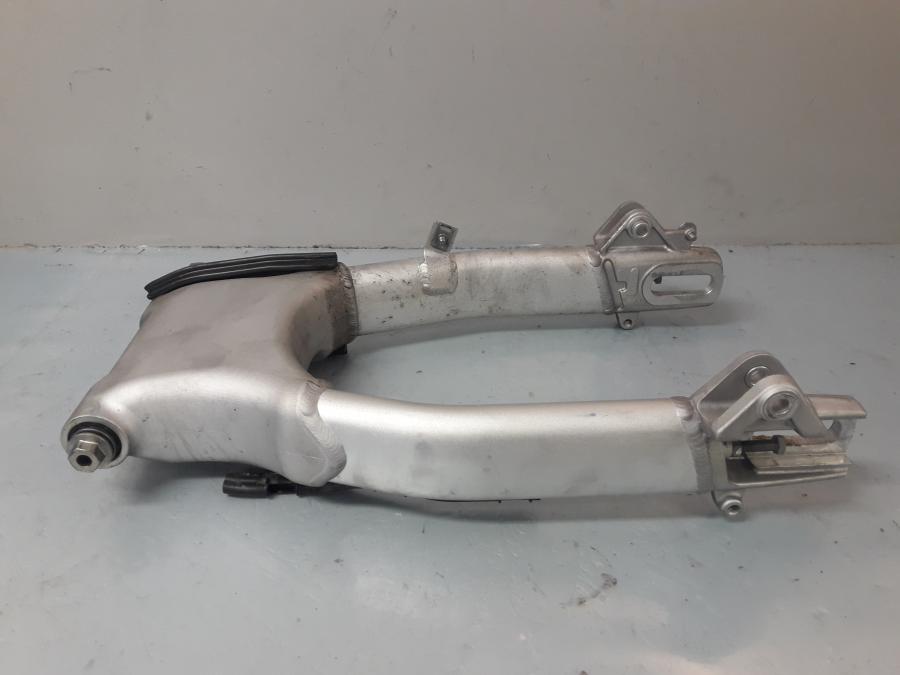 Framsidan på Sving från en Triumph Speed Twin -2019 motorcykel.