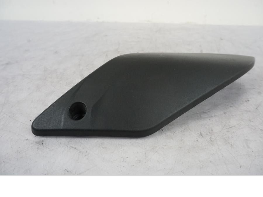 Baksidan på Sidopanel från en KTM 690 Duke -2014 motorcykel.