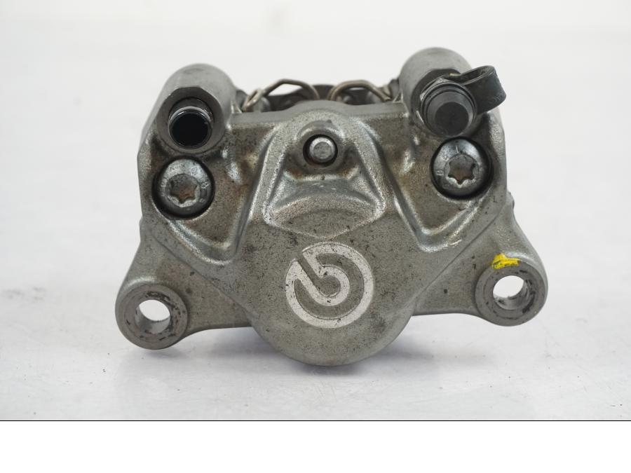 Framsidan på Bromsok från en KTM 1290 Super Duke R -2022 motorcykel.