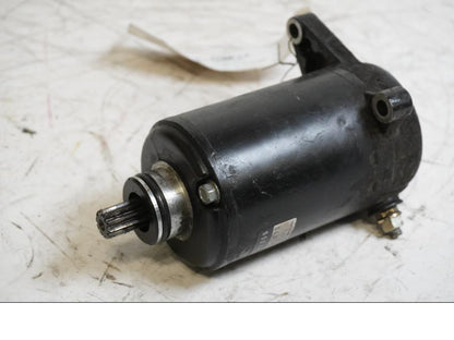 Framsidan på Startmotor från en Kawasaki ZX-9R -1994 motorcykel.