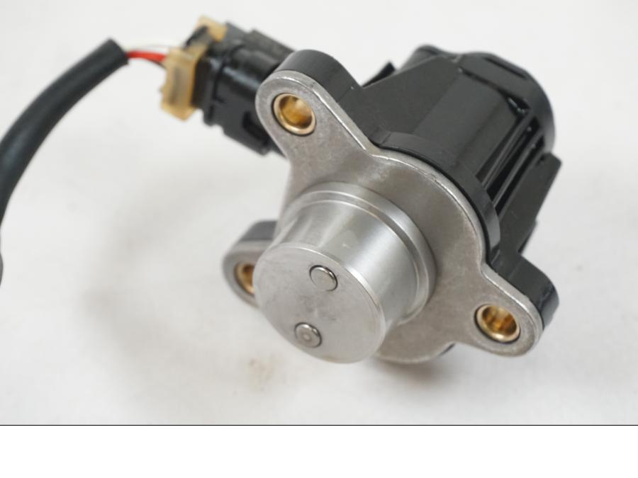 Extrabild1 på Solenoid från en BMW R 1250 GS -2021 motorcykel.