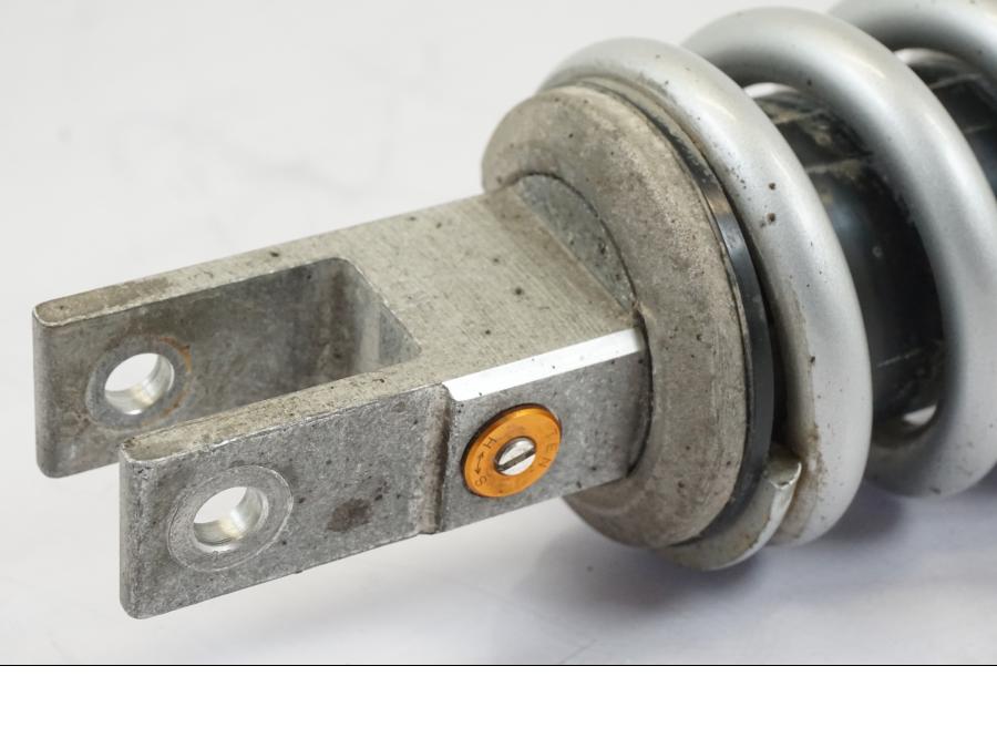 Baksidan på Stötdämpare från en Yamaha MT-07 -2018 motorcykel.