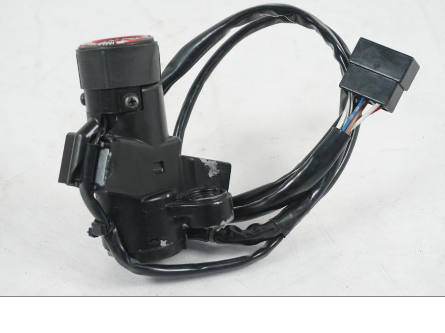 Snett nerifrån på Låssats från en Kawasaki Z 1000 -2008 motorcykel.