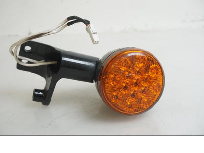 Framsidan på Blinkers LED från en Indian Chieftain Dark Horse -2019 motorcykel.