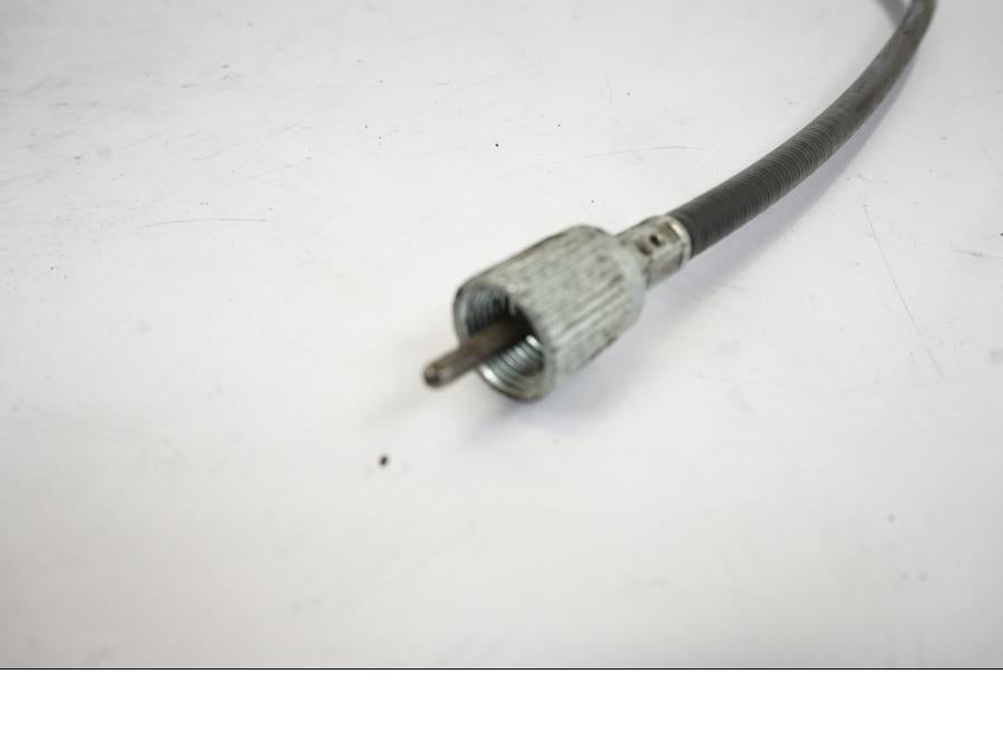 Baksidan på Hastighetsmätarvajer från en BMW R 1150 RS -2003 motorcykel.