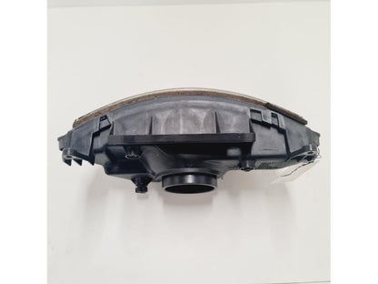 Snett nerifrån på Strålkastare från en Kawasaki ZX-6R -1998 motorcykel.