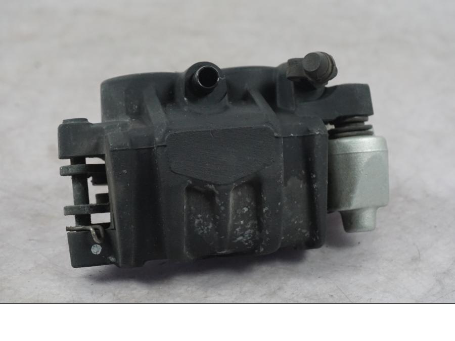 Vänster sida på Bromsok från en BMW K 1600 GTL -2015 motorcykel.