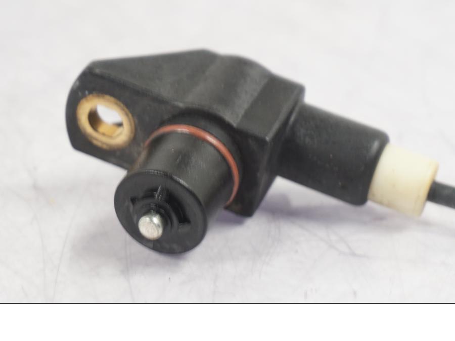 Vänster sida på Vevaxelsensor från en BMW R NineT -2017 motorcykel.