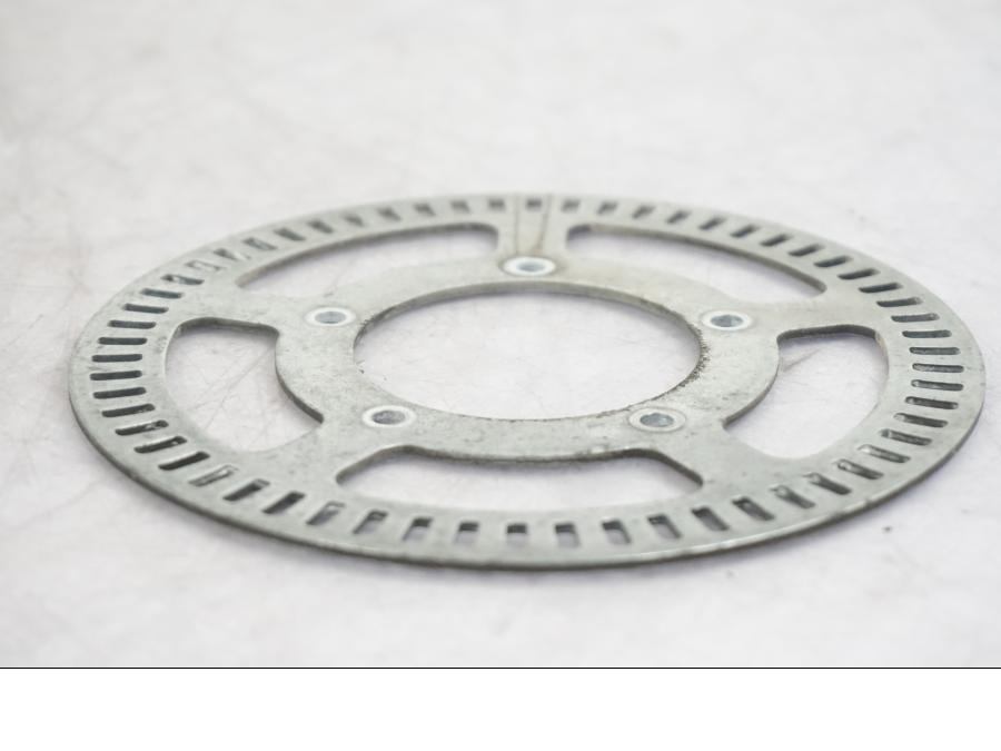 Baksidan på ABS krans från en Triumph Tiger -2009 motorcykel.