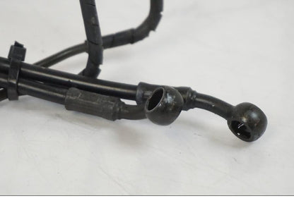 Baksidan på Bromsledning från en BMW F 650 CS -2002 motorcykel.