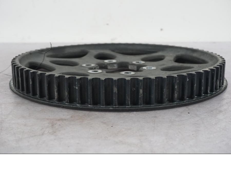 Snett nerifrån på Remdrev från en Buell 1125 R -2008 motorcykel.