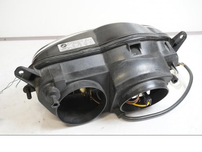 Baksidan på Strålkastare från en BMW R 1100 S -2003 motorcykel.