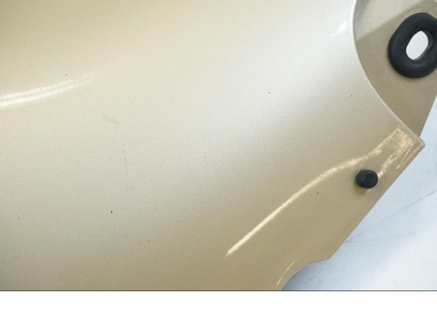 Höger sida på Sidopanel från en BMW K 1200 LT -2004 motorcykel.