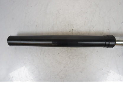 Snett uppifrån på Gaffelben från en KTM 990 Super Duke -2006 motorcykel.