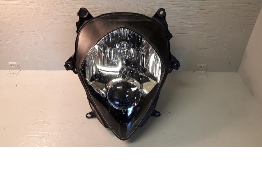 Framsidan på Strålkastare från en Suzuki GSX-R 1000 -2008 motorcykel.