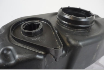 Extrabild2 på Bensintank från en Yamaha YZF-R 125 -2008 motorcykel.