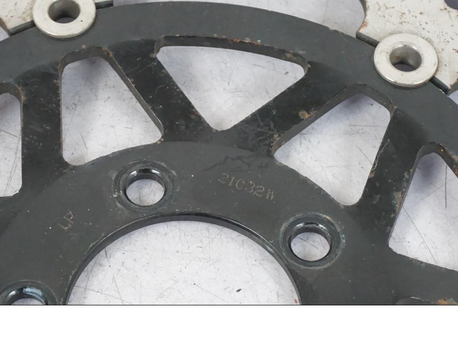 Extrabild6 på Bromsskiva från en Kawasaki ZX-12R -2000 motorcykel.