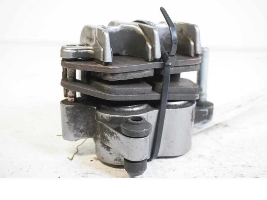 Höger sida på Bromsok från en Honda VT 600 C -1994 motorcykel.