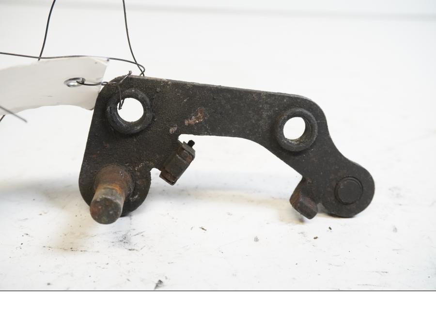 Baksidan på Bromsoksfäste från en Suzuki GSX 750 -1998 motorcykel.