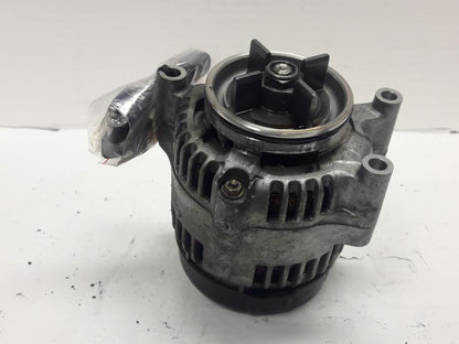 Framsidan på Generator från en Triumph Tiger -1999 motorcykel.