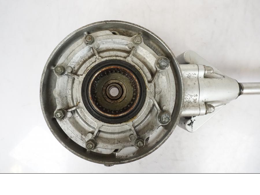 Extrabild3 på Slutväxel från en Yamaha XVS 1100 -2000 motorcykel.