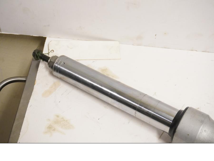 Vänster sida på Gaffelben från en BMW R 1150 RT -2003 motorcykel.