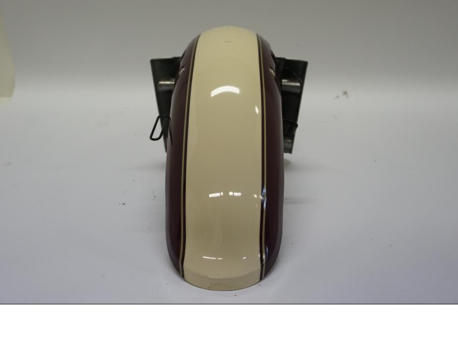 Höger sida på Framskärm från en Suzuki VZ 800 -1998 motorcykel.