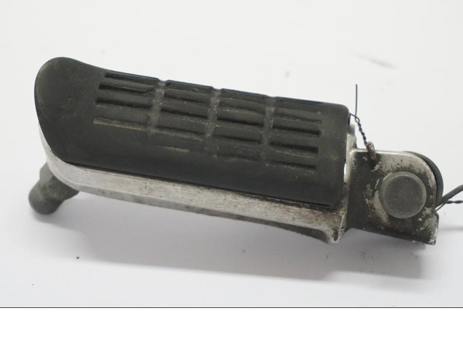 Framsidan på Fotpinne från en Honda VTR 1000 F -2005 motorcykel.