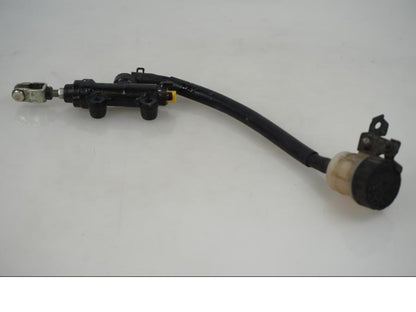 Baksidan på Bromshuvudcylinder från en Kawasaki Ninja 300 -2013 motorcykel.