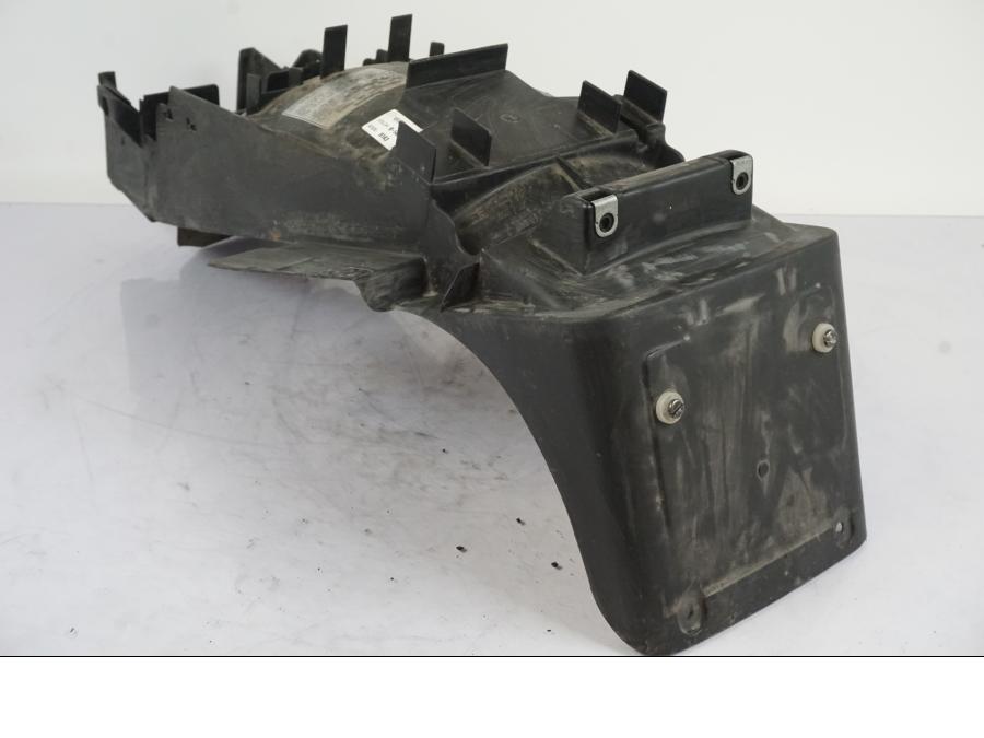 Framsidan på Undertail från en Honda VFR 750 -1994 motorcykel.