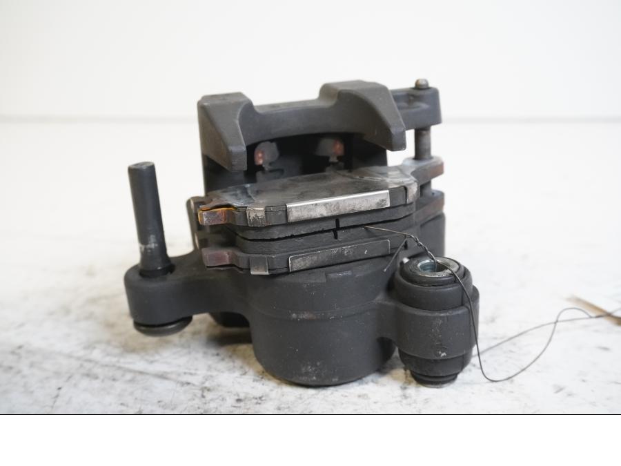 Höger sida på Bromsok från en Honda CBR 1000 RR -2004 motorcykel.