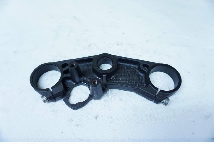 Baksidan på Gaffelkrona från en Suzuki GSX-R 1000 -2008 motorcykel.