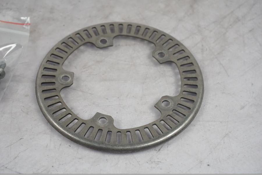 Baksidan på ABS krans från en BMW F 800 R -2018 motorcykel.