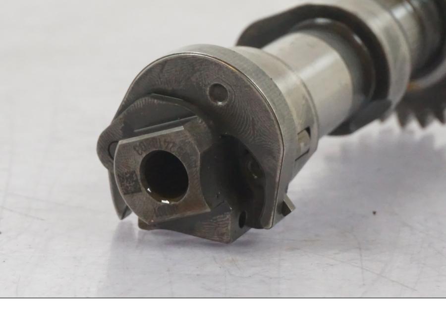 Baksidan på Kamaxel från en BMW R 1200 GS -2018 motorcykel.